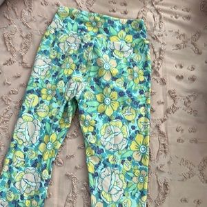 Size tween Lularoe leggings